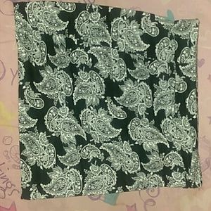 A black and white  pencil skirt